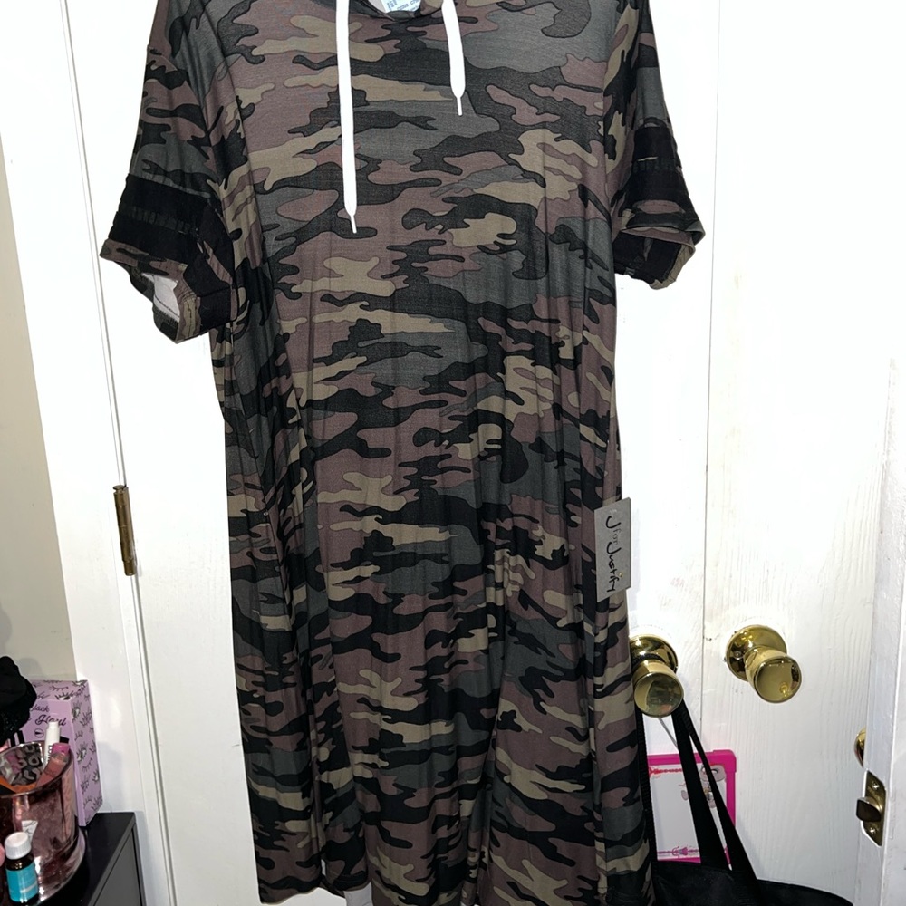 Camo Hooded Plus size Dress! NWT